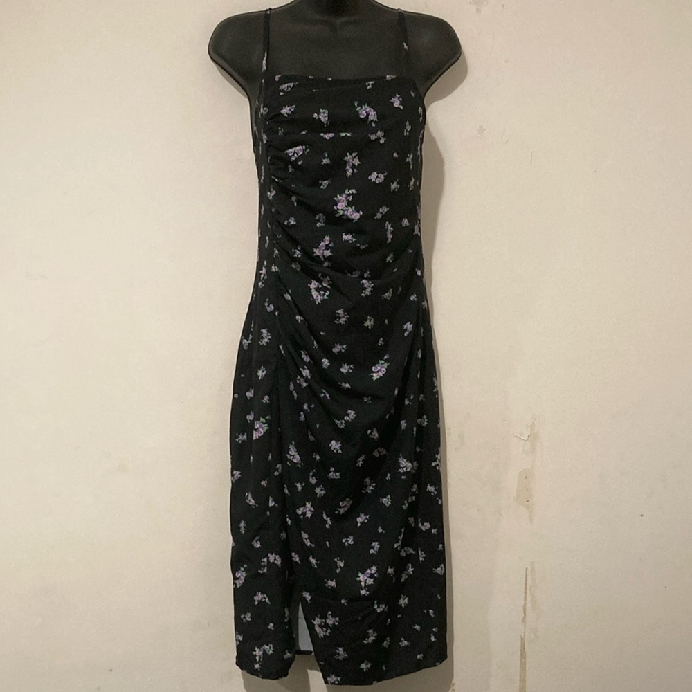 Black Sleeveless Knee-Length Cocktail Dress
